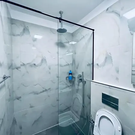 Comfy In Center * Tiran